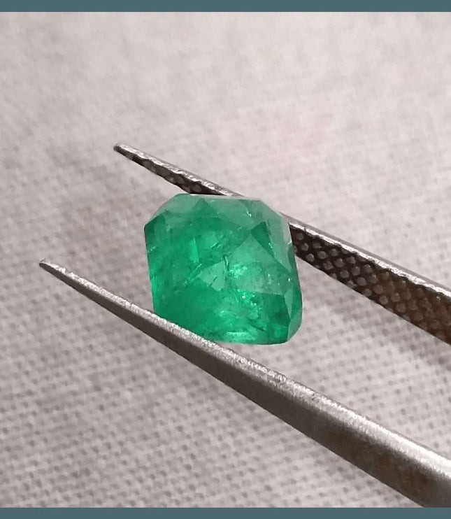 1.39ct Vivid Green Emerald certified by GSI - SMSGEMS 