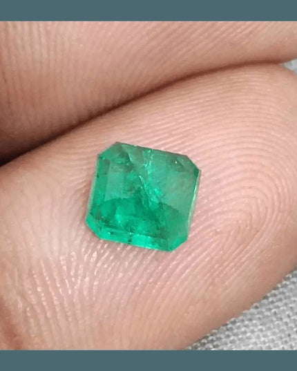 1.39ct Vivid Green Emerald certified by GSI - SMSGEMS 