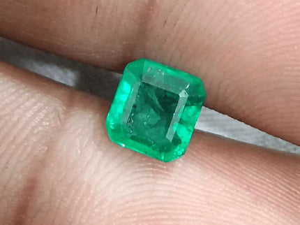 1.39ct Vivid Green Emerald certified by GSI - SMSGEMS 