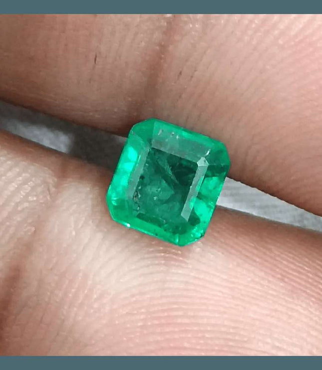 1.39ct Vivid Green Emerald certified by GSI - SMSGEMS 