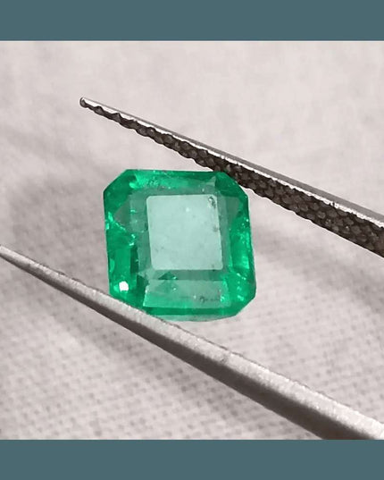 1.39ct Vivid Green Emerald certified by GSI - SMSGEMS 