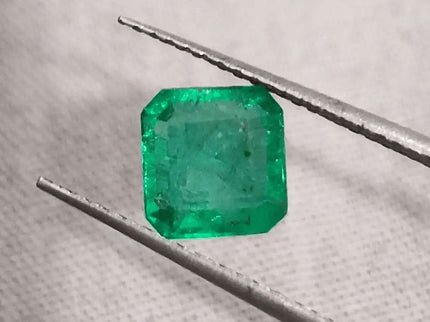 1.39ct Vivid Green Emerald certified by GSI - SMSGEMS 