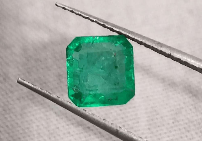 1.39ct Vivid Green Emerald certified by GSI - SMSGEMS 