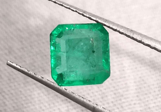 1.39ct Vivid Green Emerald certified by GSI - SMSGEMS 