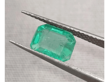 GSI Certified 1.42ct Zambian Emerald, 100% Natural Gemstone - SMSGEMS 