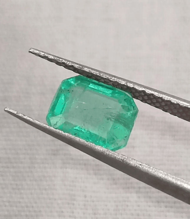 GSI Certified 1.42ct Zambian Emerald, 100% Natural Gemstone - SMSGEMS 