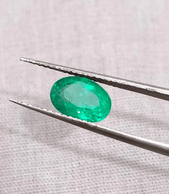 GSI Certified 1.46ct Medium Vivid Green Zambian Emerald , 100% Natural Earth Mined Gemstone - SMSGEMS 