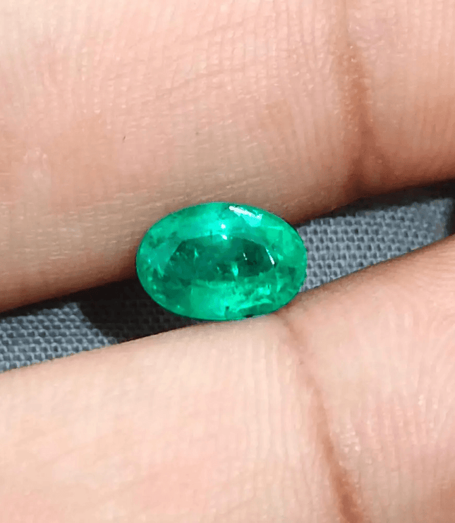 GSI Certified 1.46ct Medium Vivid Green Zambian Emerald , 100% Natural Earth Mined Gemstone - SMSGEMS 