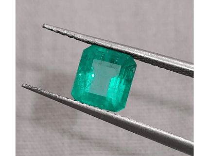 GSI Certified 1.47ct Medium Deep Green Emerald , 100% Natural Earth Mined Gemstone - SMSGEMS 