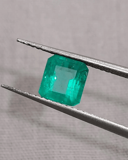 GSI Certified 1.47ct Medium Deep Green Emerald , 100% Natural Earth Mined Gemstone - SMSGEMS 