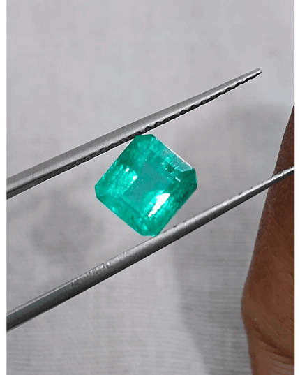 GSI Certified 1.47ct Medium Deep Green Emerald , 100% Natural Earth Mined Gemstone - SMSGEMS 