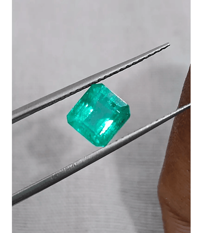 GSI Certified 1.47ct Medium Deep Green Emerald , 100% Natural Earth Mined Gemstone - SMSGEMS 
