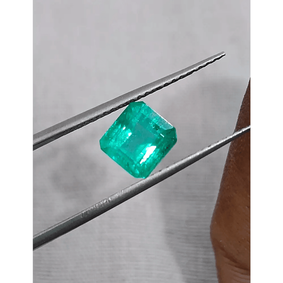 GSI Certified 1.47ct Medium Deep Green Emerald , 100% Natural Earth Mined Gemstone - SMSGEMS 
