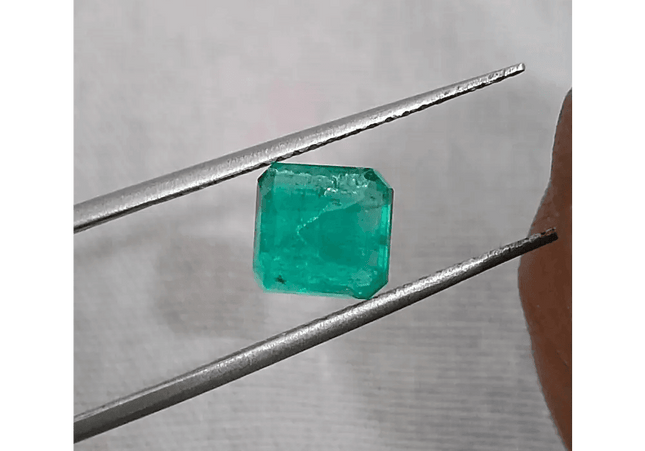 GSI Certified 1.47ct Medium Deep Green Emerald , 100% Natural Earth Mined Gemstone - SMSGEMS 