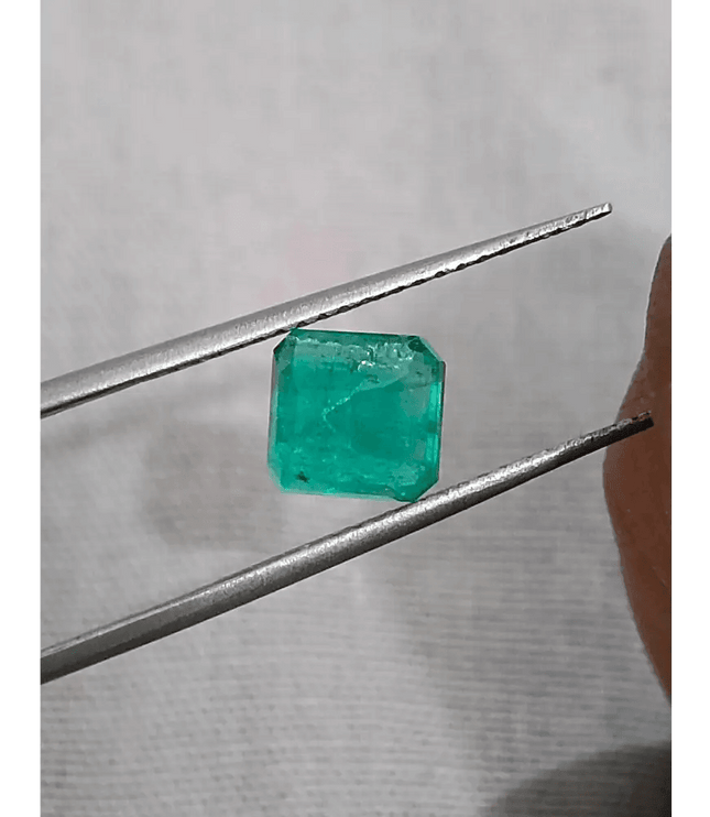 GSI Certified 1.47ct Medium Deep Green Emerald , 100% Natural Earth Mined Gemstone - SMSGEMS 