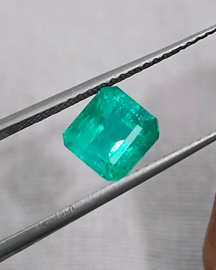 GSI Certified 1.47ct Medium Deep Green Emerald , 100% Natural Earth Mined Gemstone - SMSGEMS 