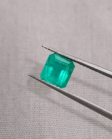 GSI Certified 1.47ct Medium Deep Green Emerald , 100% Natural Earth Mined Gemstone - SMSGEMS 