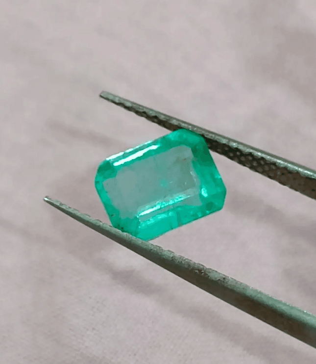 GSI Certified 1.54ct Pastel Green Emerald , 100% Natural Earth Mined Gem. - SMSGEMS 