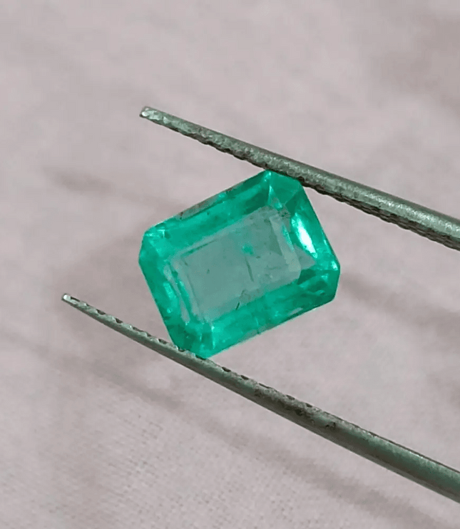 GSI Certified 1.54ct Pastel Green Emerald , 100% Natural Earth Mined Gem. - SMSGEMS 