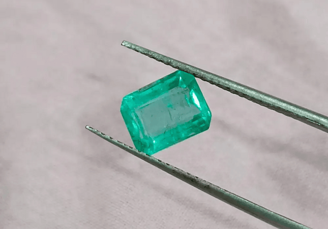 GSI Certified 1.54ct Pastel Green Emerald , 100% Natural Earth Mined Gem. - SMSGEMS 