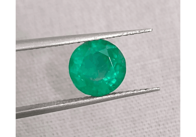 GSI Certified 1.55ct Medium Deep Bright Green Swat Emerald , 100% Natural Earth Mined Gemstone - SMSGEMS 