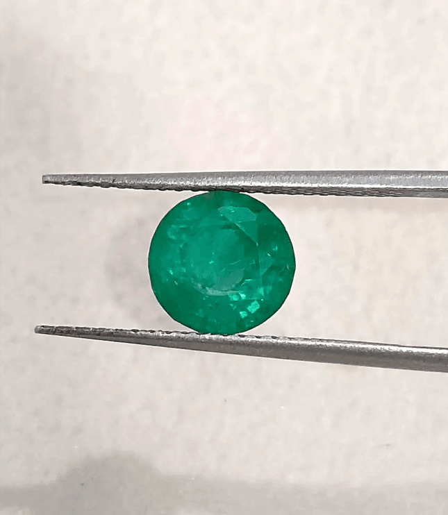 GSI Certified 1.55ct Medium Deep Bright Green Swat Emerald , 100% Natural Earth Mined Gemstone - SMSGEMS 