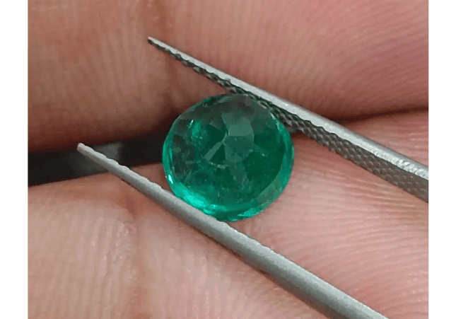 GSI Certified 1.55ct Medium Deep Bright Green Swat Emerald , 100% Natural Earth Mined Gemstone - SMSGEMS 