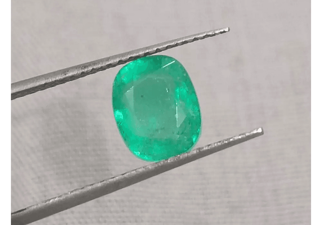GSI Certified 1.56ct Colombian Emerald, 100% Natural Gemstone - SMSGEMS 