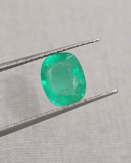GSI Certified 1.56ct Colombian Emerald, 100% Natural Gemstone - SMSGEMS 