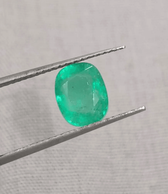GSI Certified 1.56ct Colombian Emerald, 100% Natural Gemstone - SMSGEMS 
