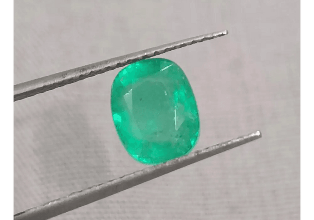 GSI Certified 1.56ct Colombian Emerald, 100% Natural Gemstone - SMSGEMS 