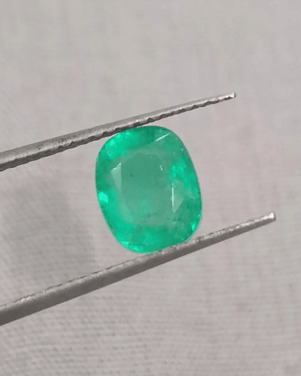 GSI Certified 1.56ct Colombian Emerald, 100% Natural Gemstone - SMSGEMS 