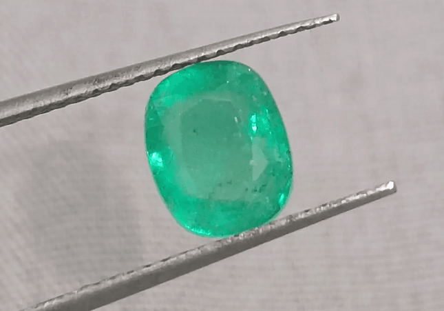 GSI Certified 1.56ct Colombian Emerald, 100% Natural Gemstone - SMSGEMS 