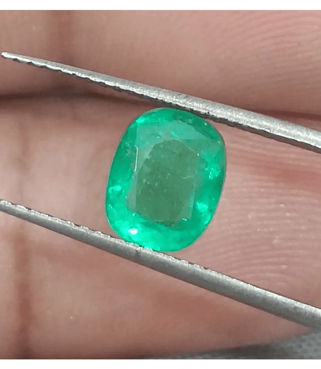GSI Certified 1.56ct Colombian Emerald, 100% Natural Gemstone - SMSGEMS 