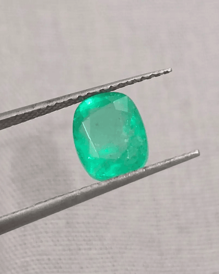 GSI Certified 1.56ct Colombian Emerald, 100% Natural Gemstone - SMSGEMS 
