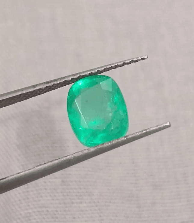 GSI Certified 1.56ct Colombian Emerald, 100% Natural Gemstone - SMSGEMS 
