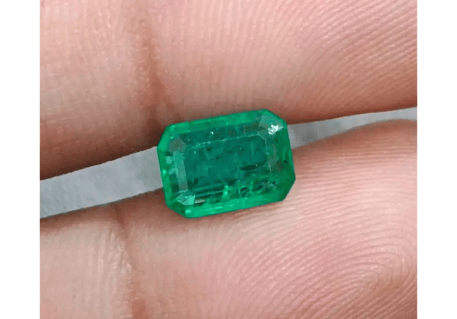 GSI Certified 1.56ct Medium Intense Green Emerald, 100% Natural Gemstone - SMSGEMS 