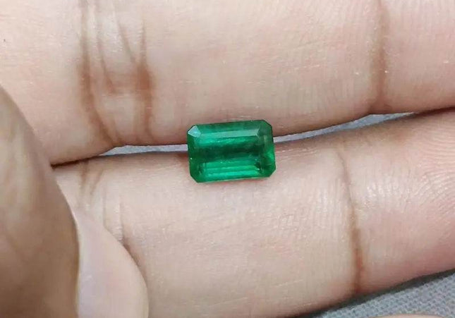 GSI Certified 1.64ct AAA Grade Zambian Emerald , 100% Natural Earth Mined Gem. - SMSGEMS 