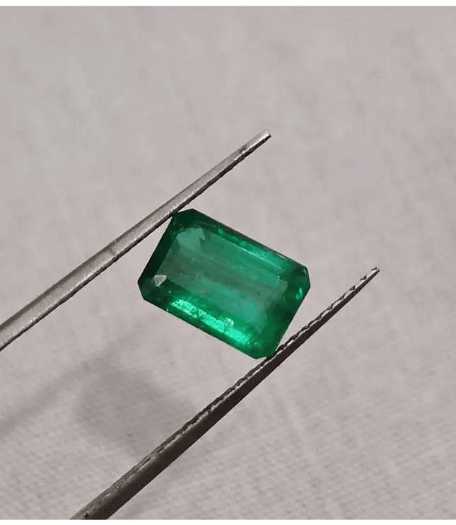 GSI Certified 1.64ct AAA Grade Zambian Emerald , 100% Natural Earth Mined Gem. - SMSGEMS 