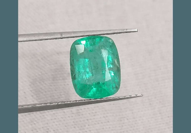 1.66ct Medium Electric Green Emerald GSI Certified Gemstone - SMSGEMS 