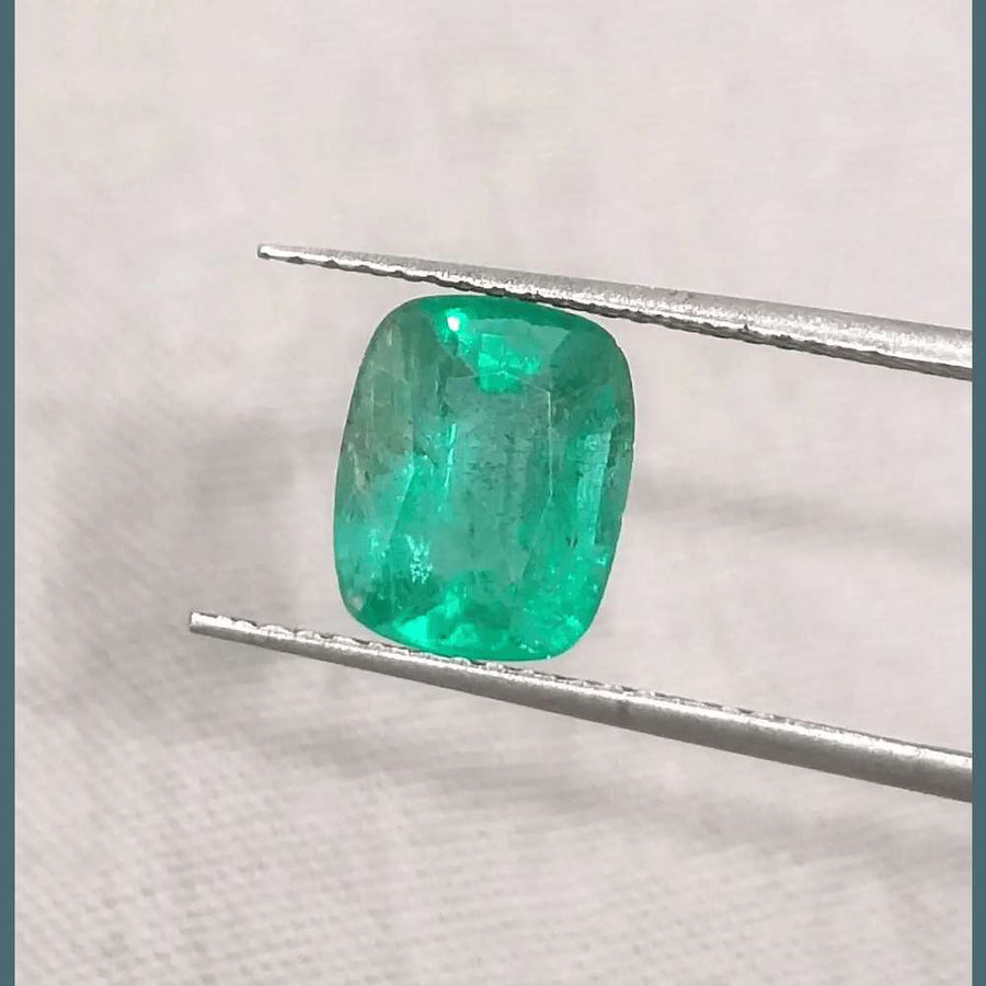1.66ct Medium Electric Green Emerald GSI Certified Gemstone - SMSGEMS 