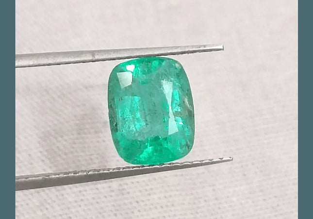 1.66ct Medium Electric Green Emerald GSI Certified Gemstone - SMSGEMS 