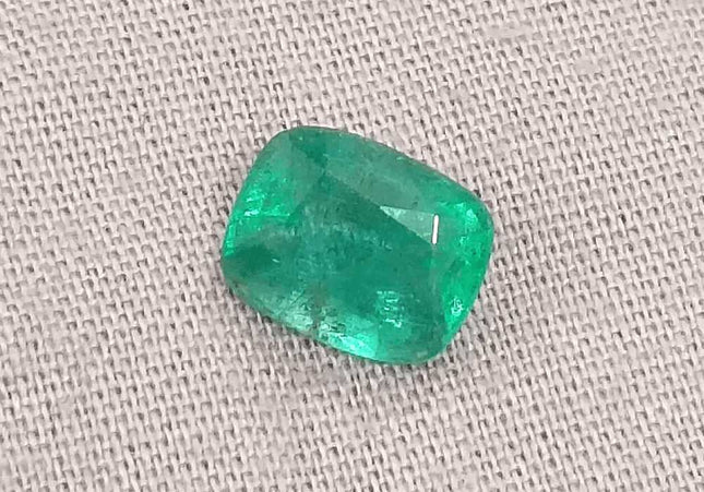 1.66ct Medium Electric Green Emerald GSI Certified Gemstone - SMSGEMS 