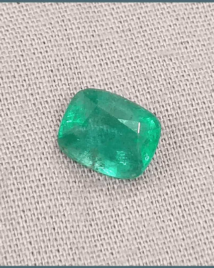 1.66ct Medium Electric Green Emerald GSI Certified Gemstone - SMSGEMS 