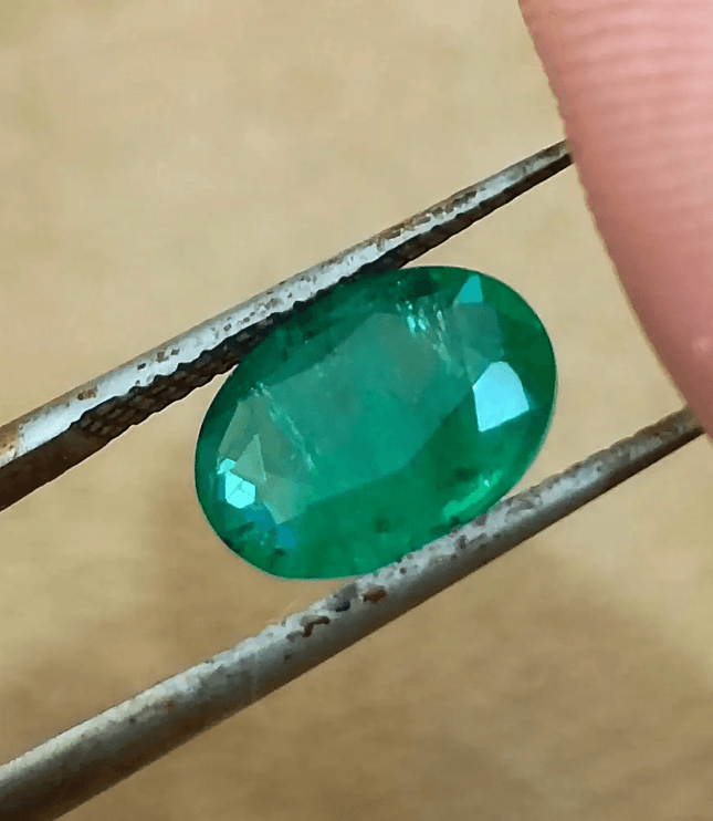 GSI Certified 1.67ct Deep Glass Green Emerald , Natural Earth Mined Gemstone - SMSGEMS 