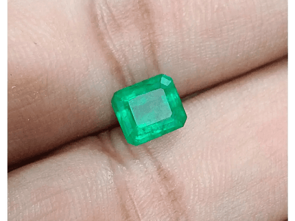 GSI Certified 1.68ct Velvet Green Swat Emerald , 100% Natural Earth Mined Gemstone - SMSGEMS 