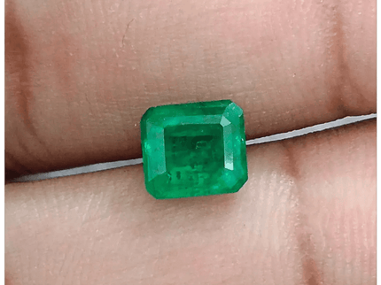 GSI Certified 1.68ct Velvet Green Swat Emerald , 100% Natural Earth Mined Gemstone - SMSGEMS 