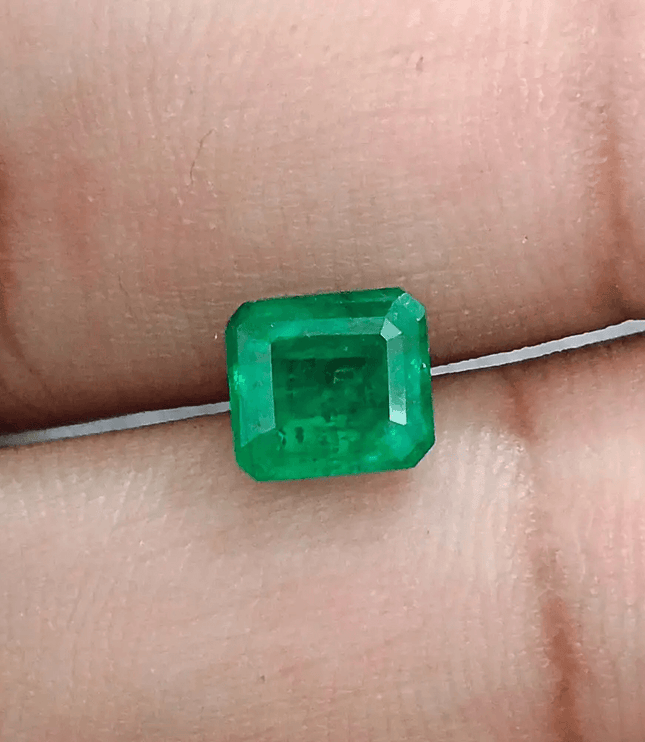 GSI Certified 1.68ct Velvet Green Swat Emerald , 100% Natural Earth Mined Gemstone - SMSGEMS 