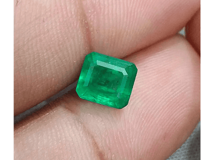 GSI Certified 1.68ct Velvet Green Swat Emerald , 100% Natural Earth Mined Gemstone - SMSGEMS 