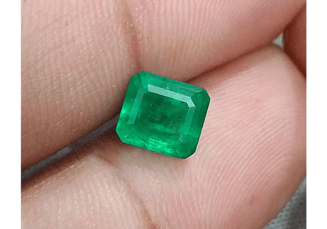 GSI Certified 1.68ct Velvet Green Swat Emerald , 100% Natural Earth Mined Gemstone - SMSGEMS 